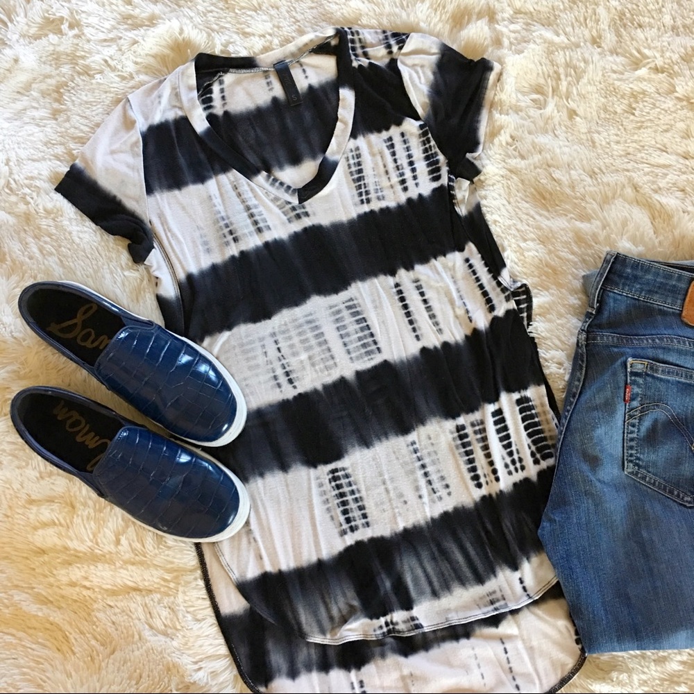 Wish • high-low black + white striped tee